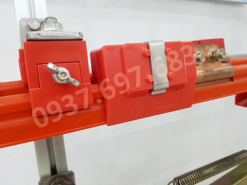 Công ty TNHH MTT Hàn Quốc Đầu nối nguồn ray điện cầu trục 300A Công ty TNHH MTT Hàn Quốc Đầu nối nguồn ray điện cầu trục 300A